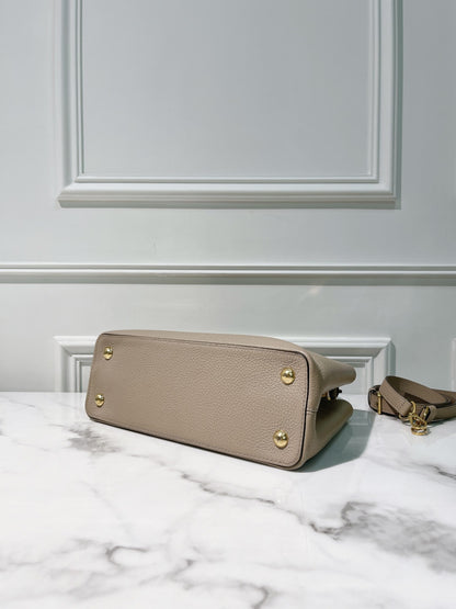 LV CAPUCINES MM, Grey/Gold