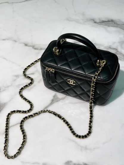 CHANEL TOP HANDLE VANITY CASE, Black/Gold