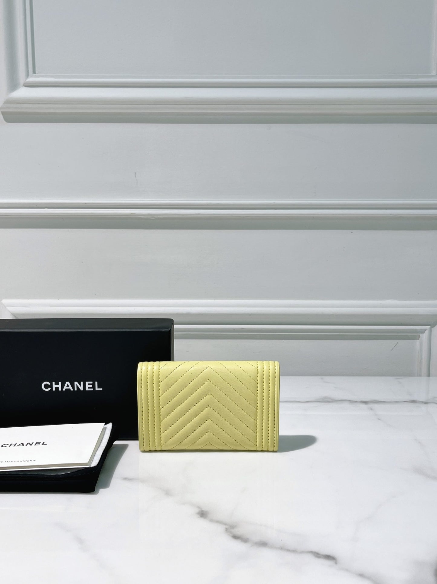 CHANEL CARD HOLDER, Yellow/Gold