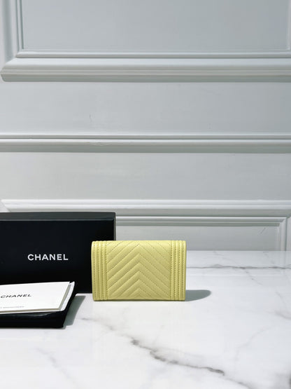 CHANEL CARD HOLDER, Yellow/Gold