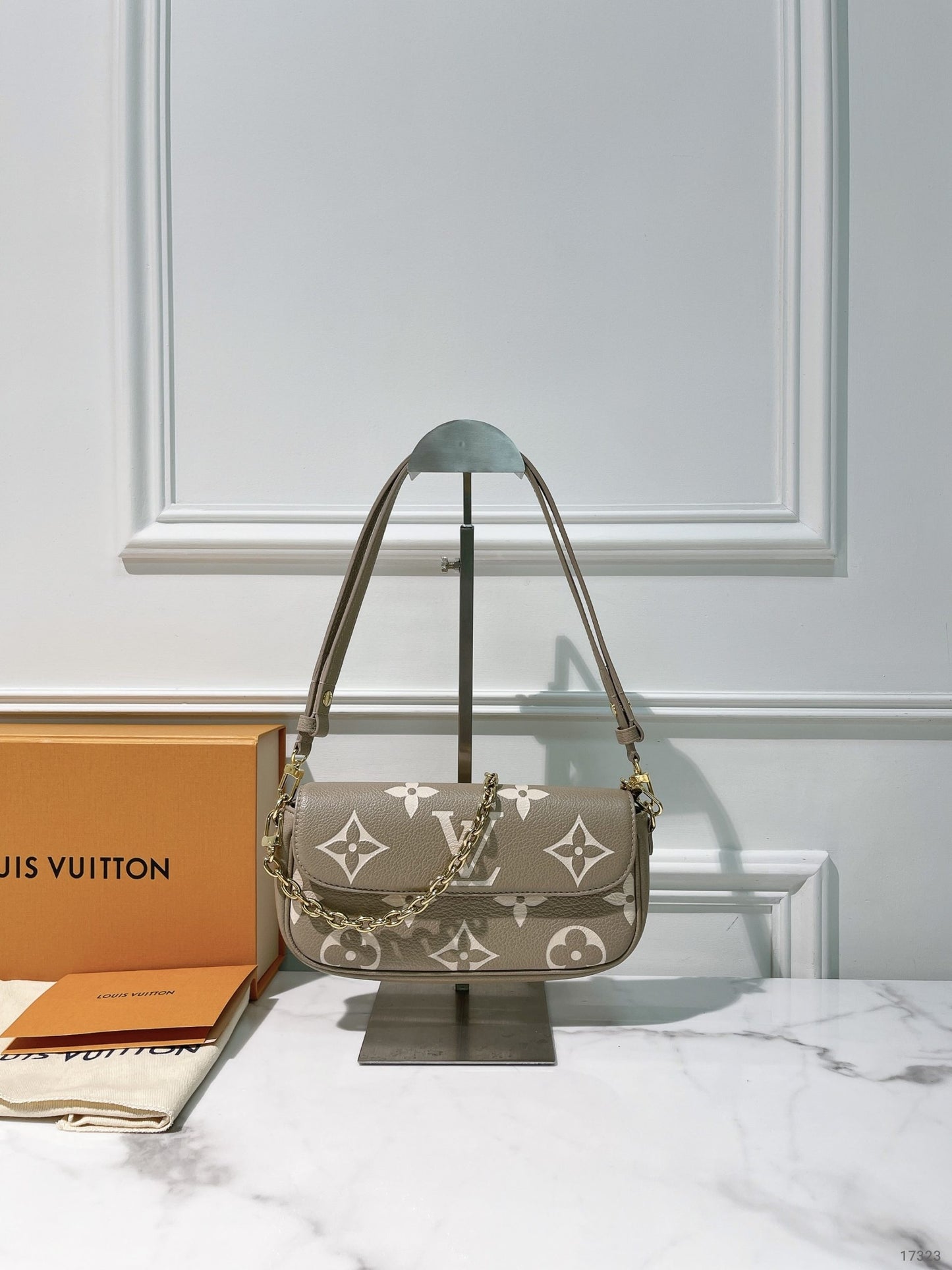 LV IVY, Tourterelle/Crème