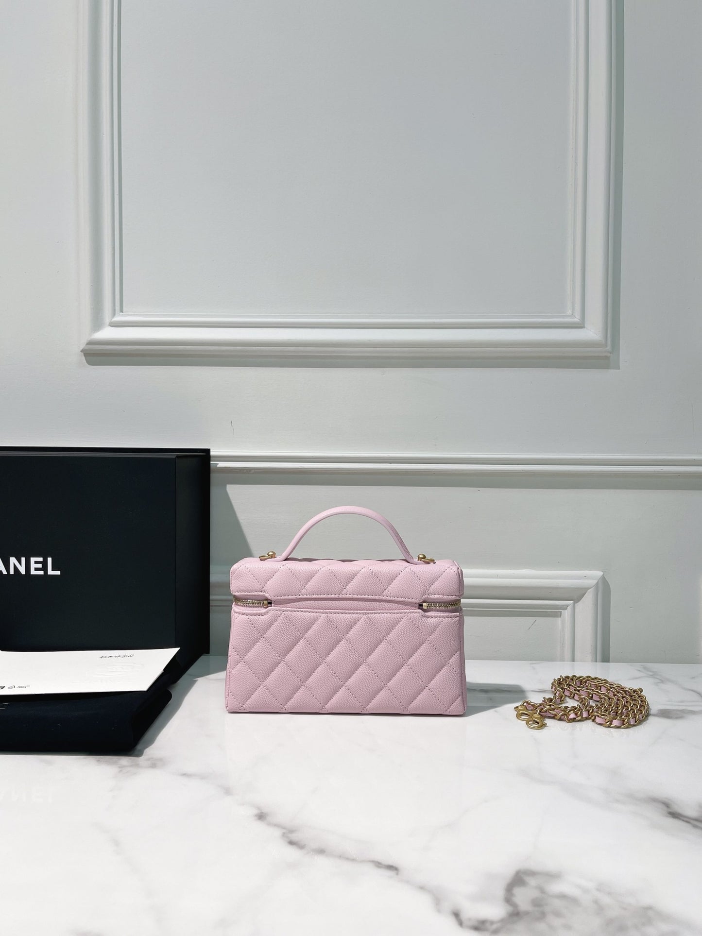 CHANEL 25P VANITY CASE, Pink/Gold