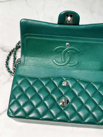 CHANEL MEDIUM CLASSIC FLAP, Green/Silver