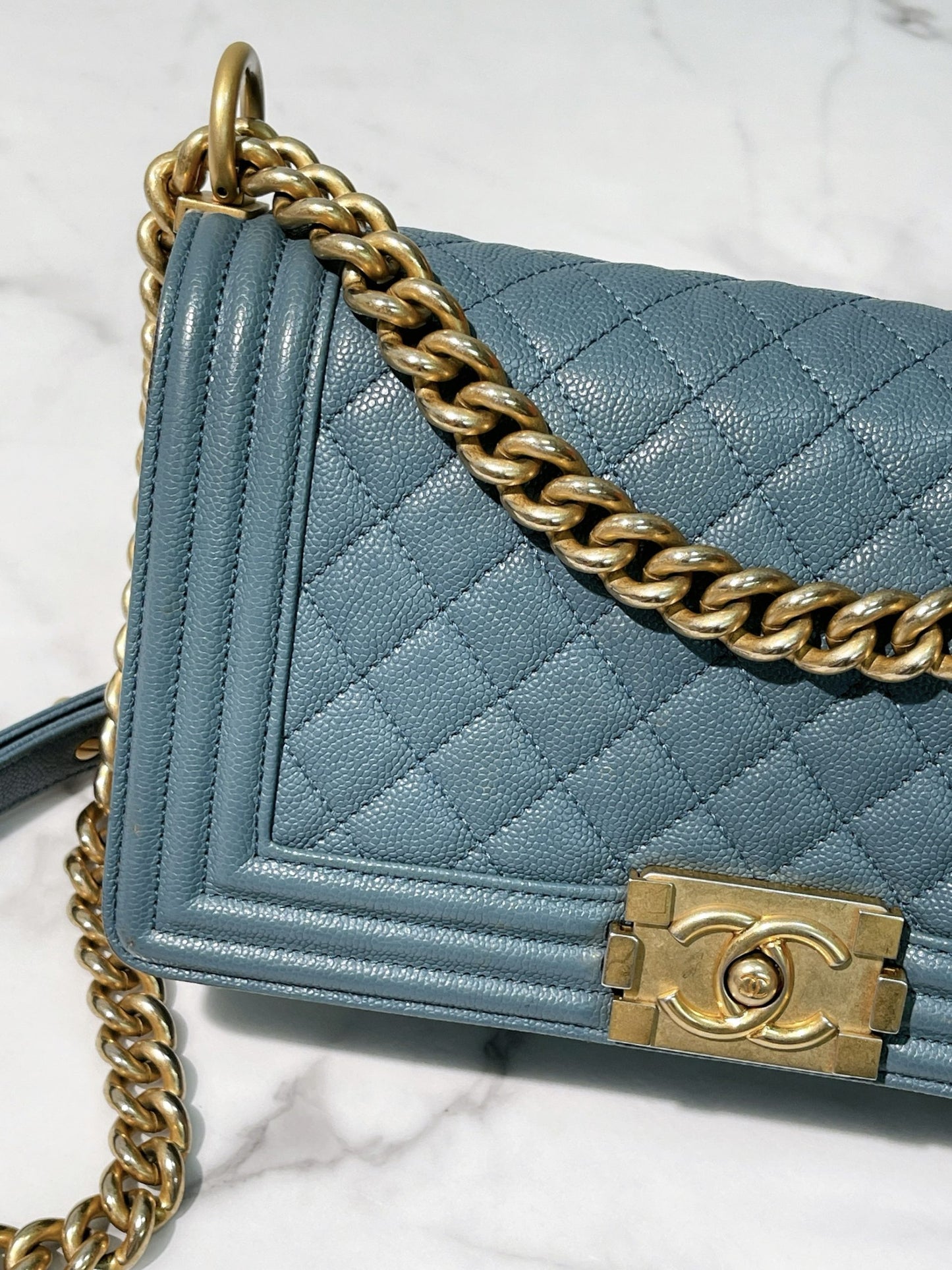 CHANEL MEDIUM BOY HANDBAG, Blue/Gold