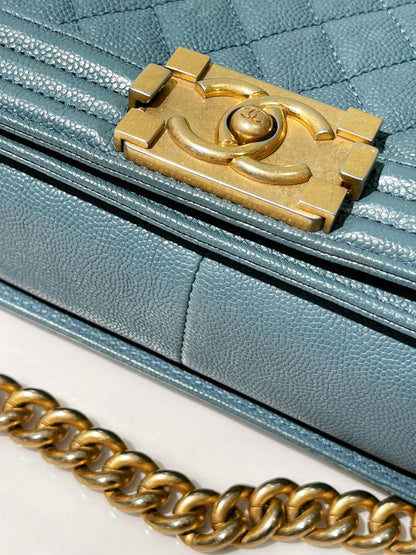 CHANEL MEDIUM BOY HANDBAG, Blue/Gold