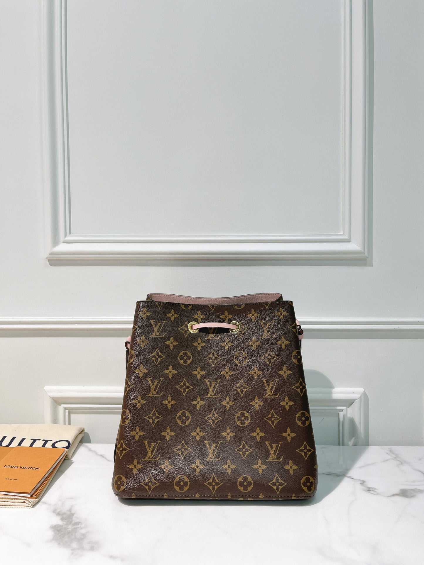 LV NEONOE, Monogram/Rose poudre