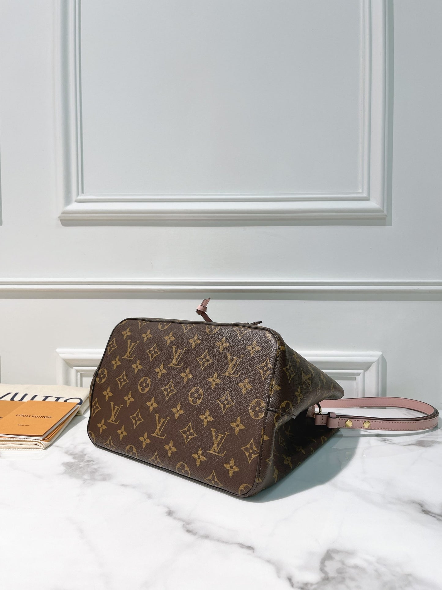 LV NEONOE, Monogram/Rose poudre