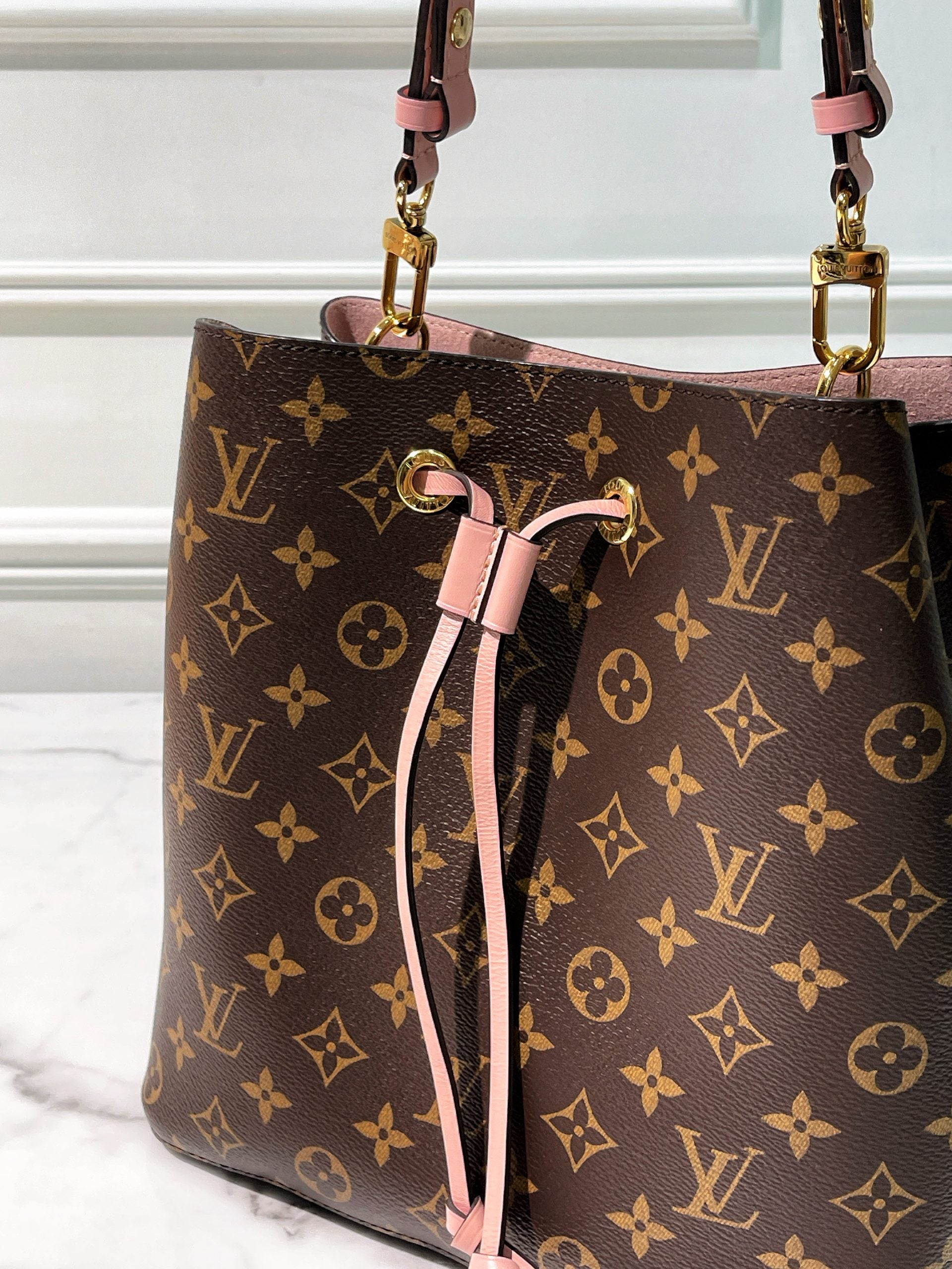LV NEONOE, Monogram/Rose poudre