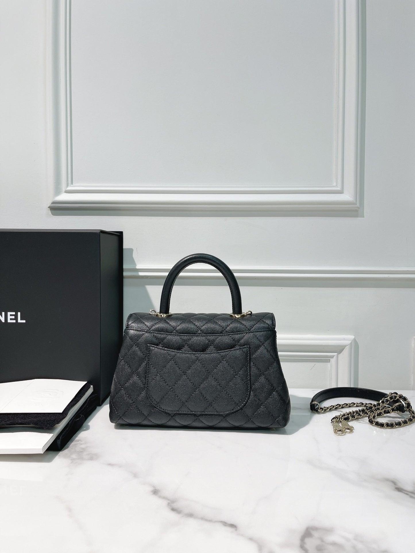 CHANEL SMALL COCO HANDLE, Black/Gold