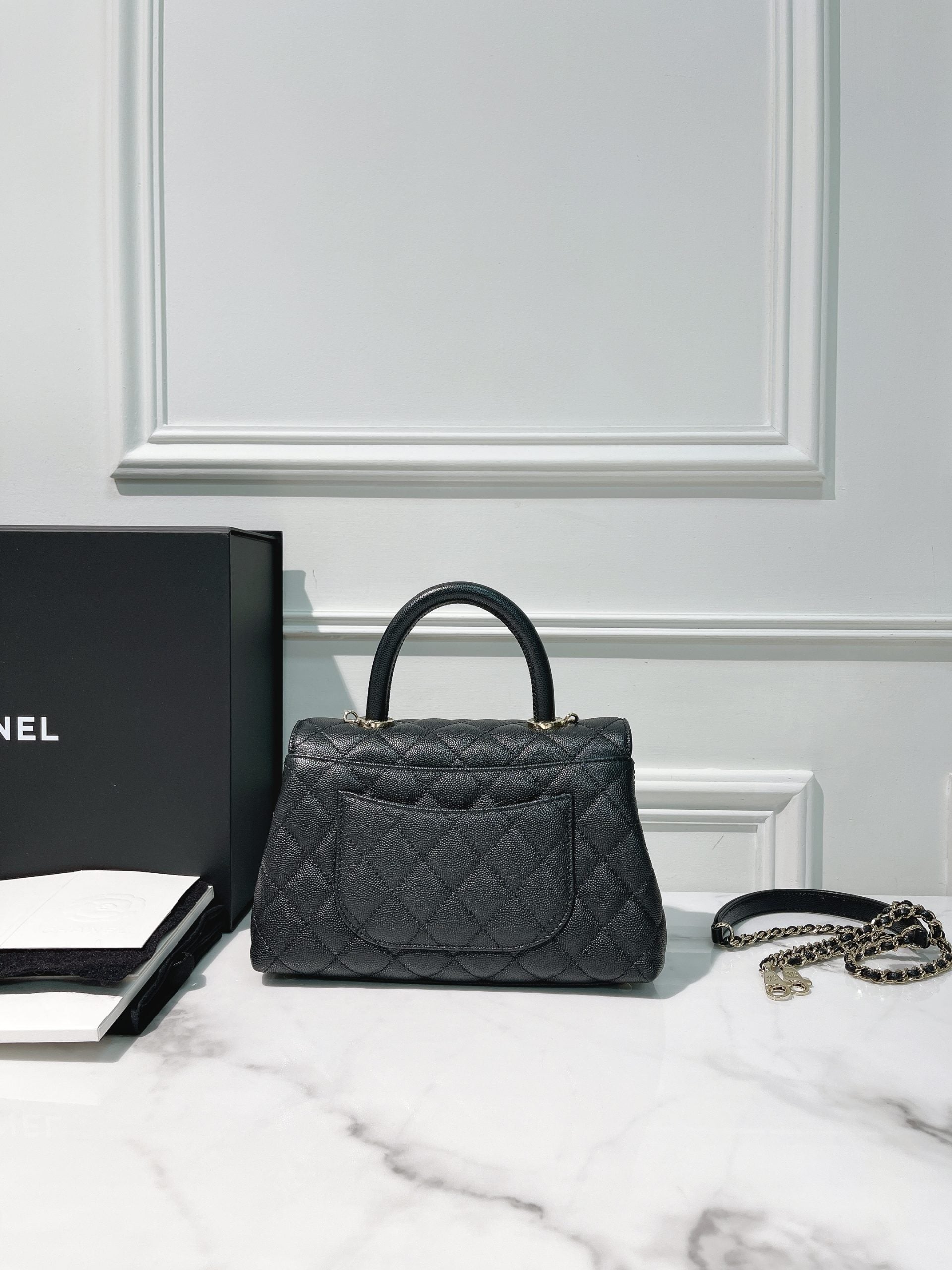 CHANEL SMALL COCO HANDLE, Black/Gold