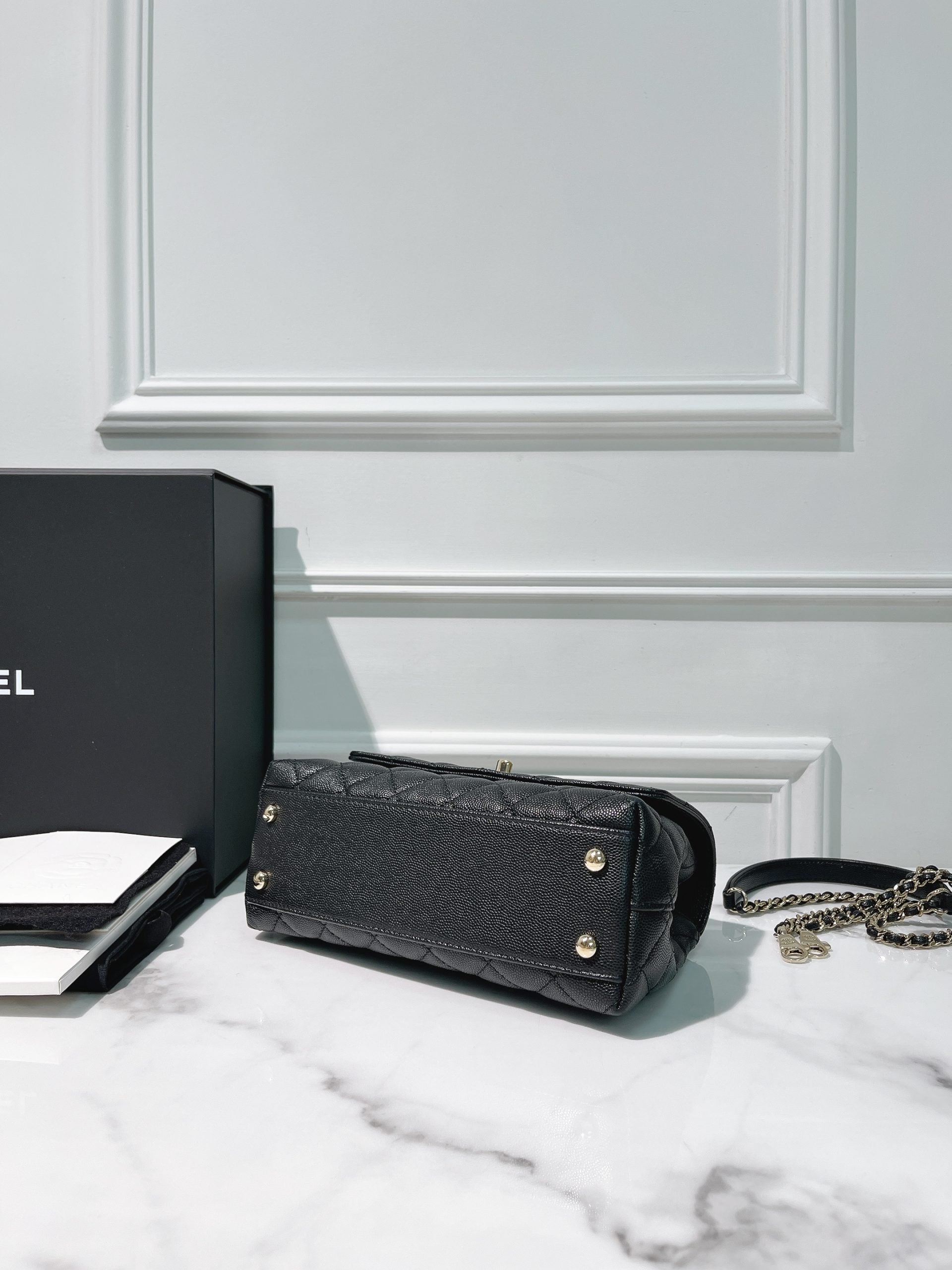 CHANEL SMALL COCO HANDLE, Black/Gold