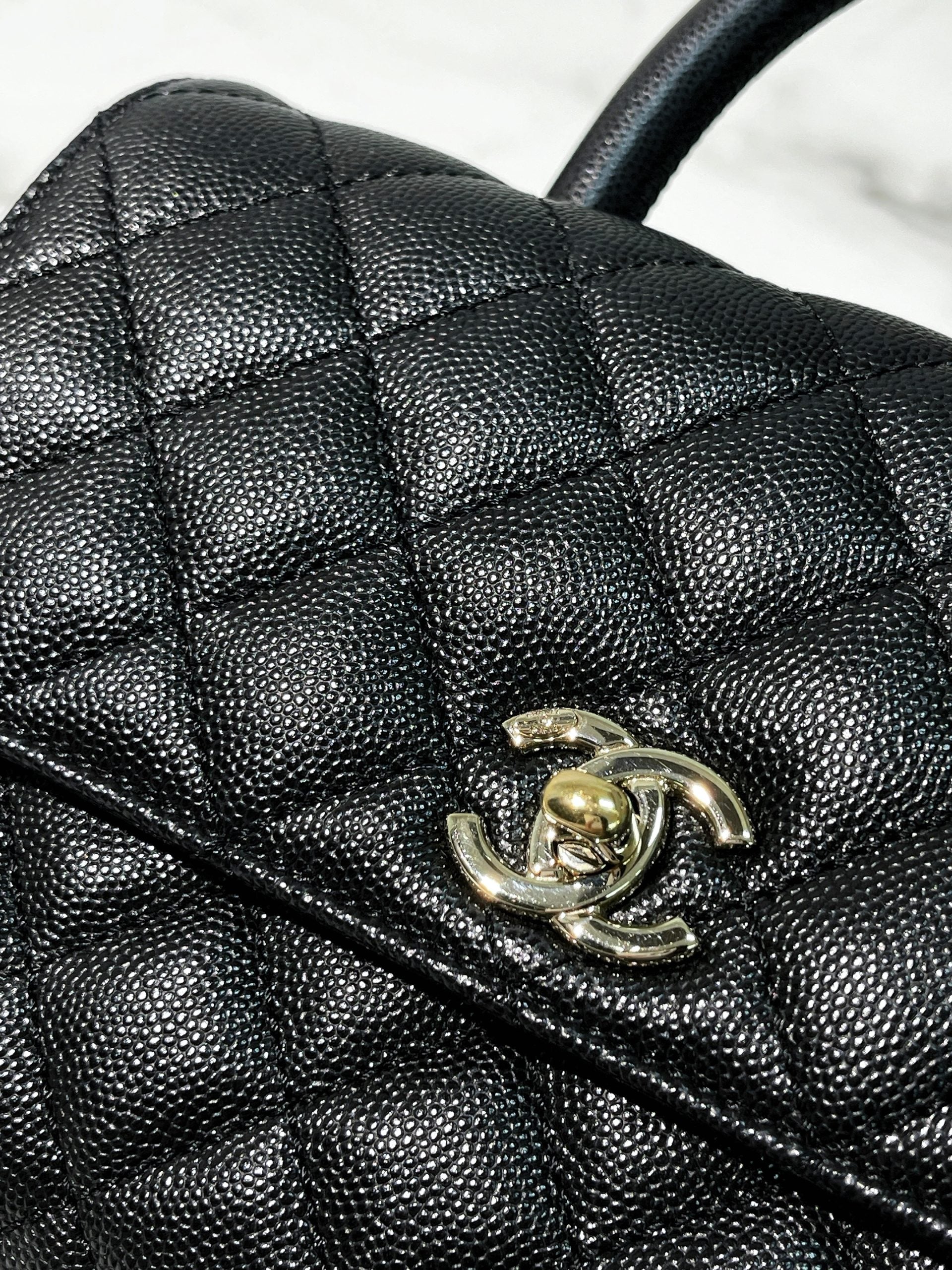 CHANEL SMALL COCO HANDLE, Black/Gold