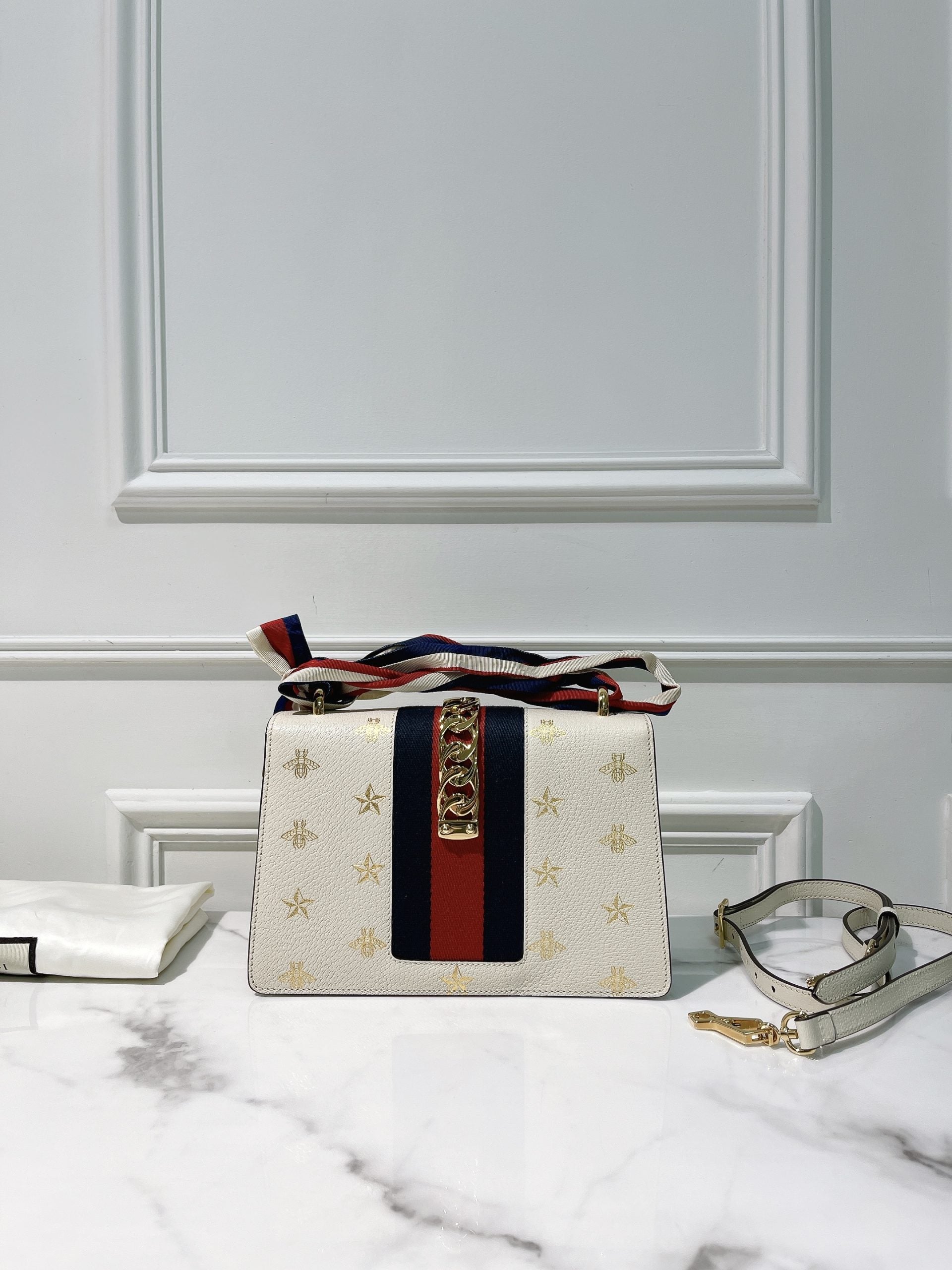 GUCCI MEDIUM SYLVIE SHOULDER BAG