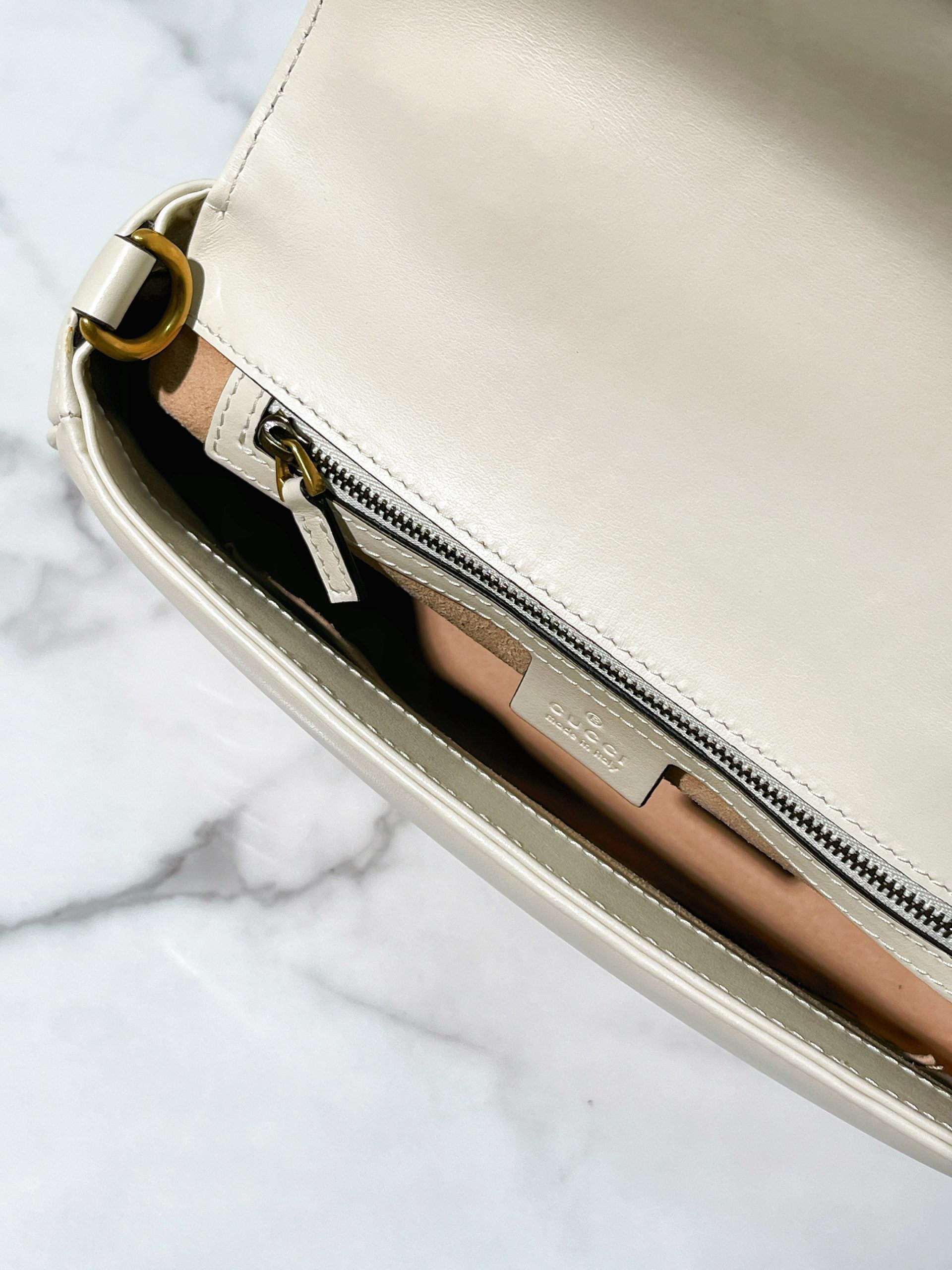 GUCCI MARMONT TOP HANDLE, White/Gold