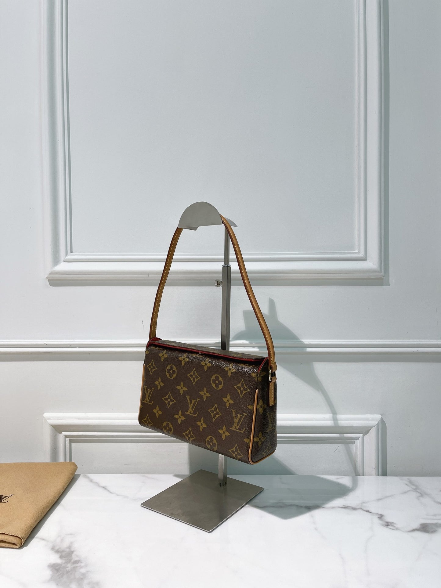 LV VINTAGE RECITAL, Monogram