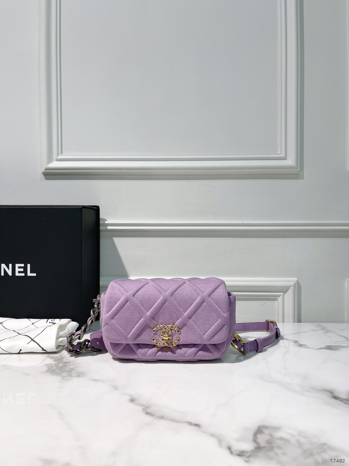 CHANEL 19 WAIST BAG, Purple/Gold