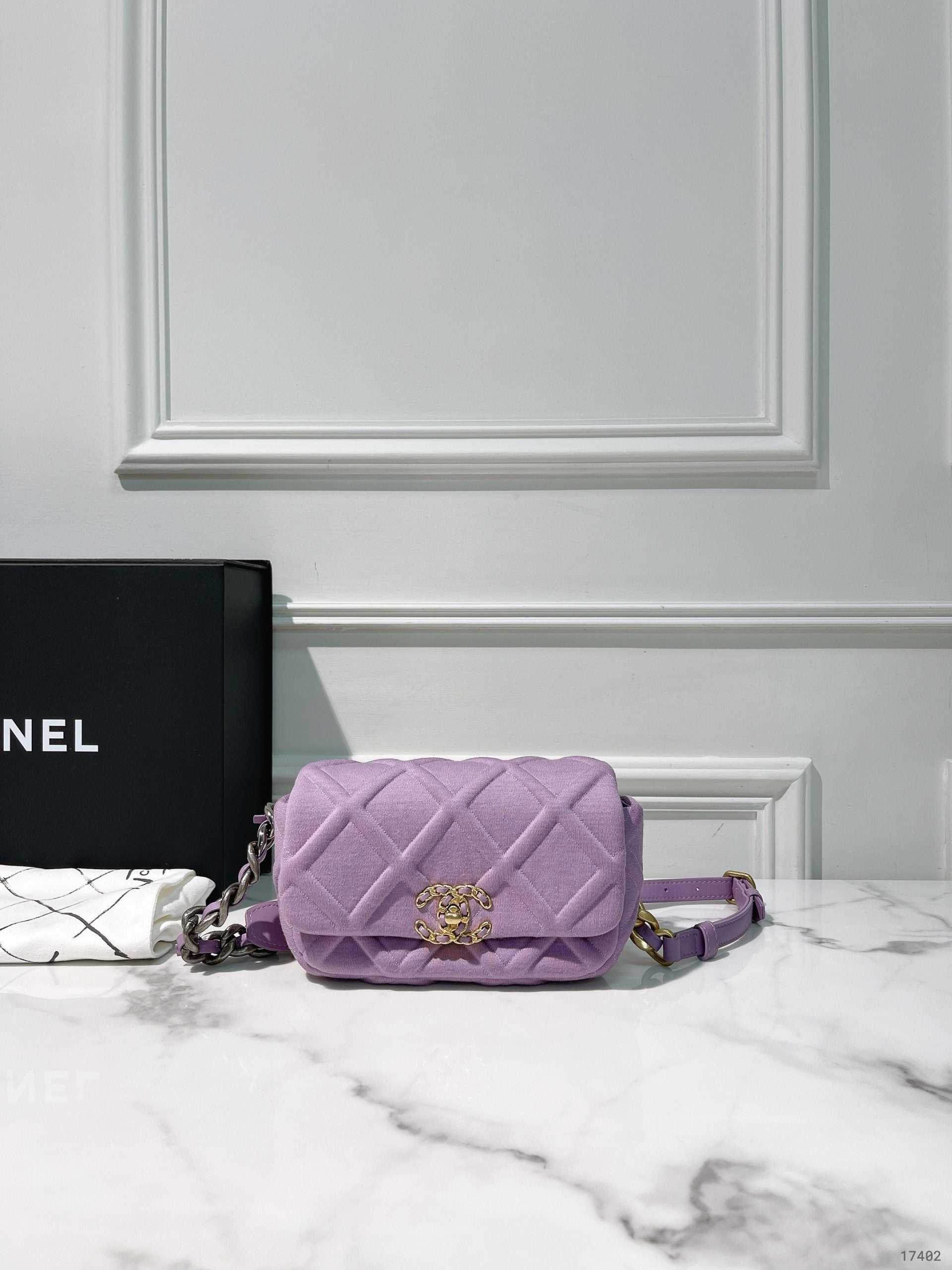 CHANEL 19 WAIST BAG, Purple/Gold