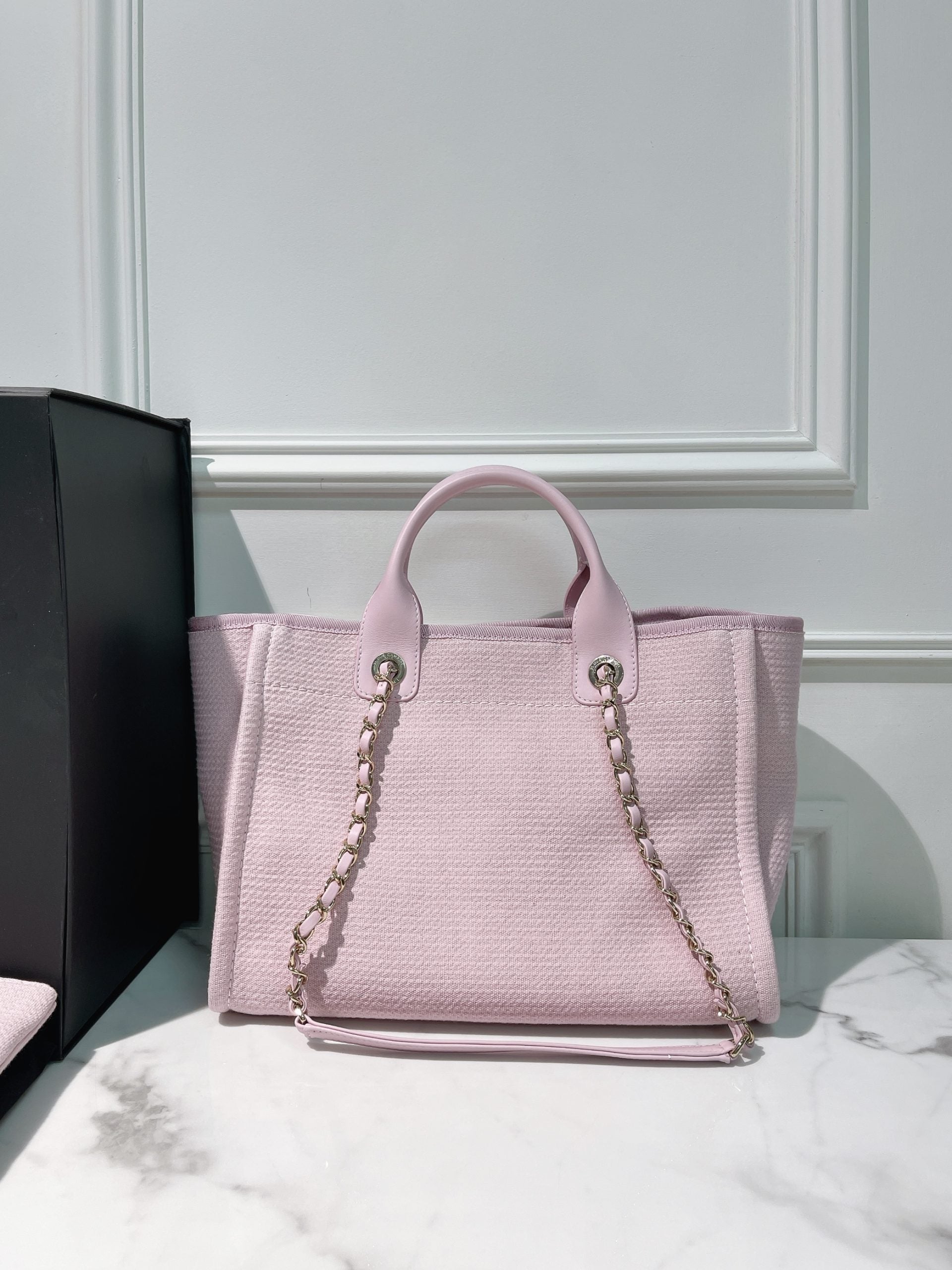 CHANEL 22S SHOPPING TOTE, Pink/Gold