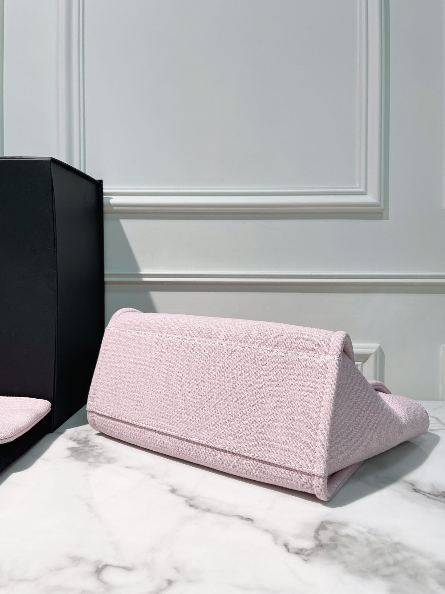 CHANEL 22S SHOPPING TOTE, Pink/Gold