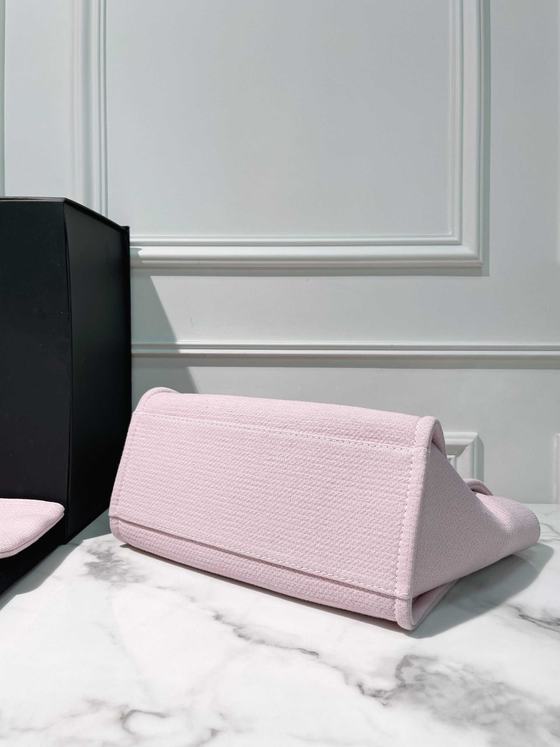 CHANEL 22S SHOPPING TOTE, Pink/Gold