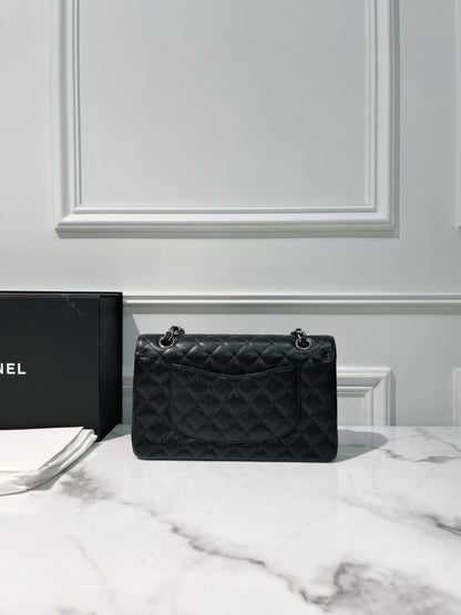 CHANEL MEDIUM CLASSIC FLAP, Black/Silver