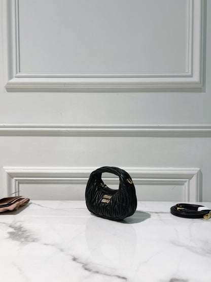 MIUMIU MICRO WANDER, Black/Gold