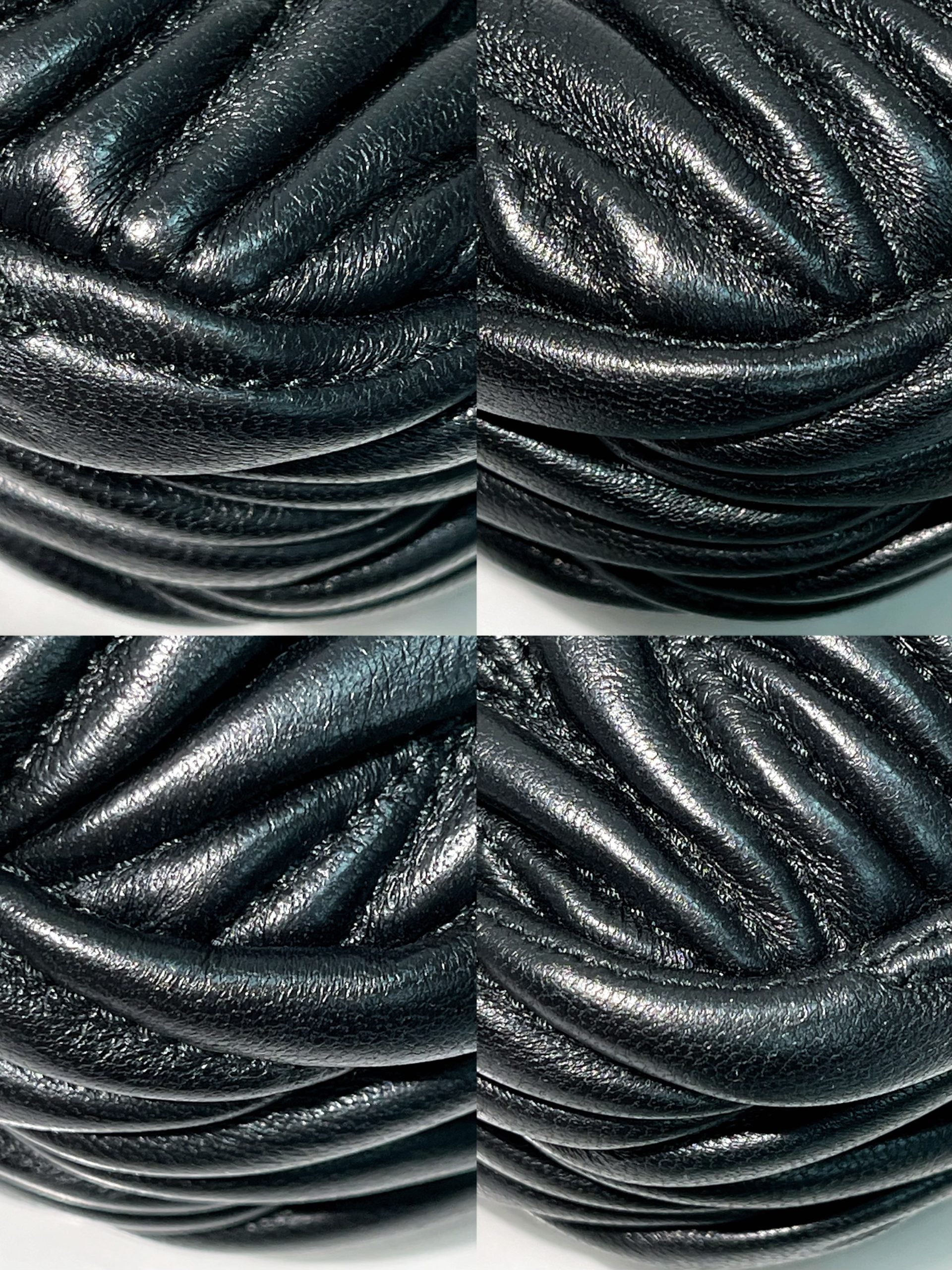 MIUMIU MICRO WANDER, Black/Gold