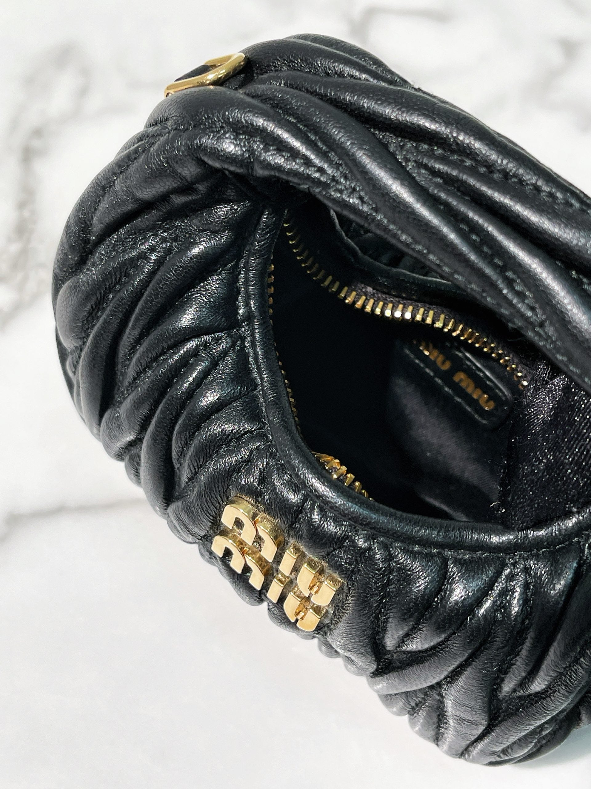 MIUMIU MICRO WANDER, Black/Gold