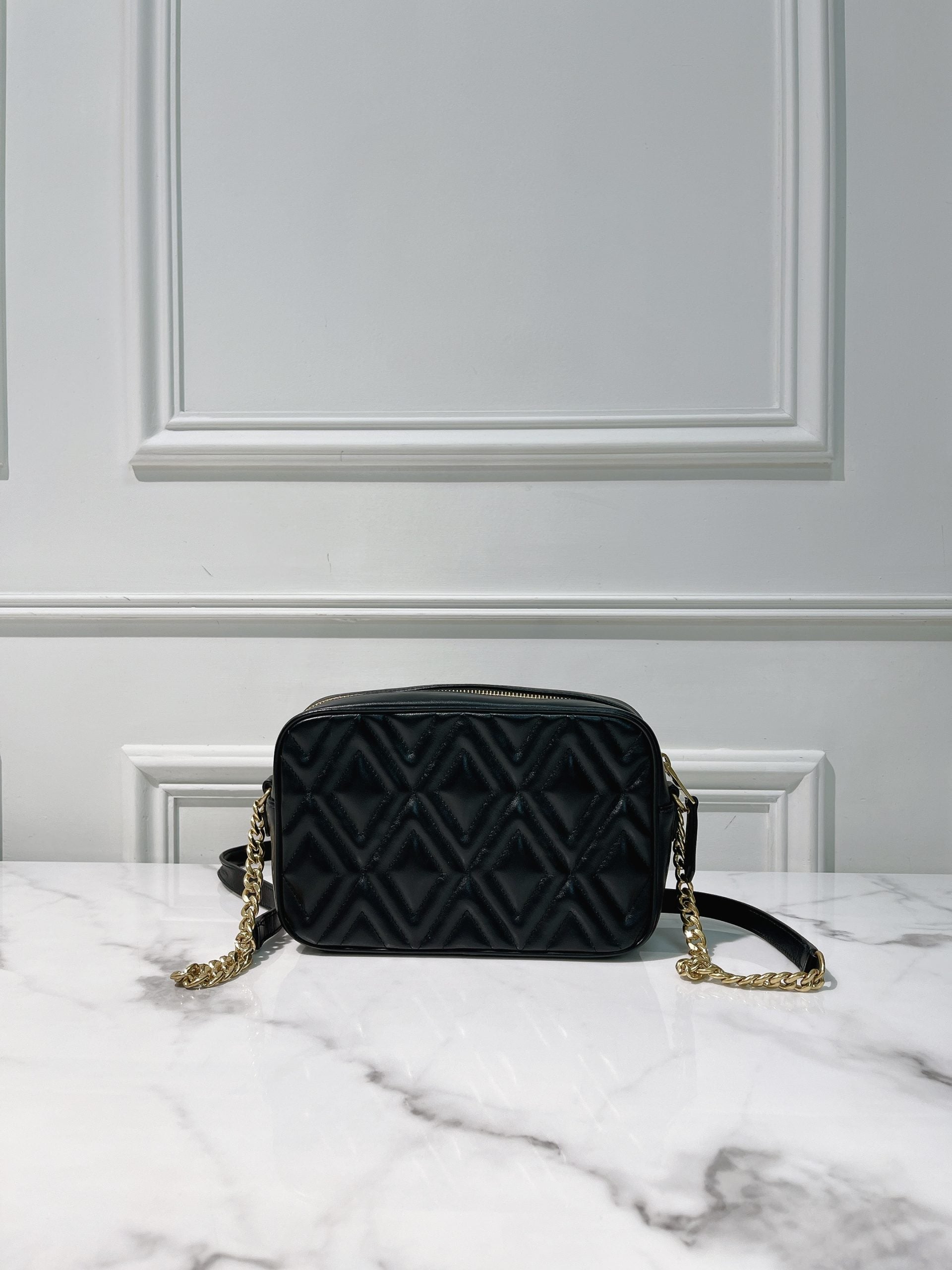 MIUMIU CAMERA BAG, Black/Gold