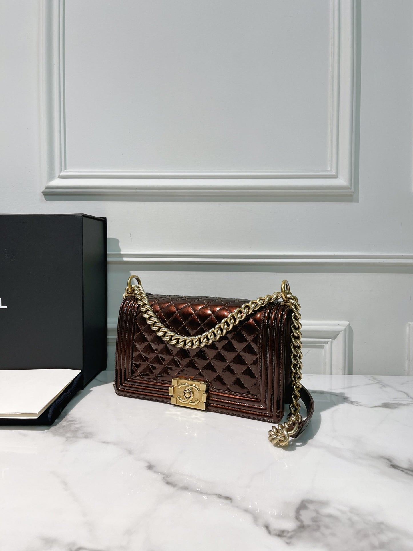 CHANEL MEDIUM BOY HANDBAG, Red/Gold