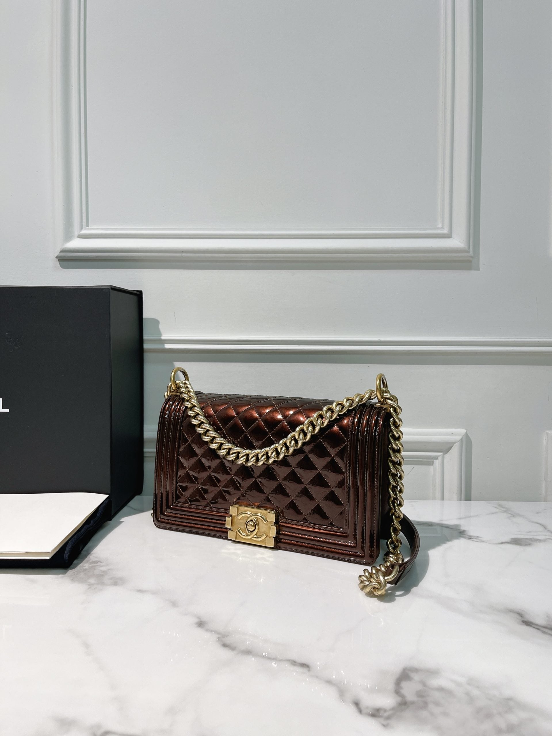 CHANEL MEDIUM BOY HANDBAG, Red/Gold