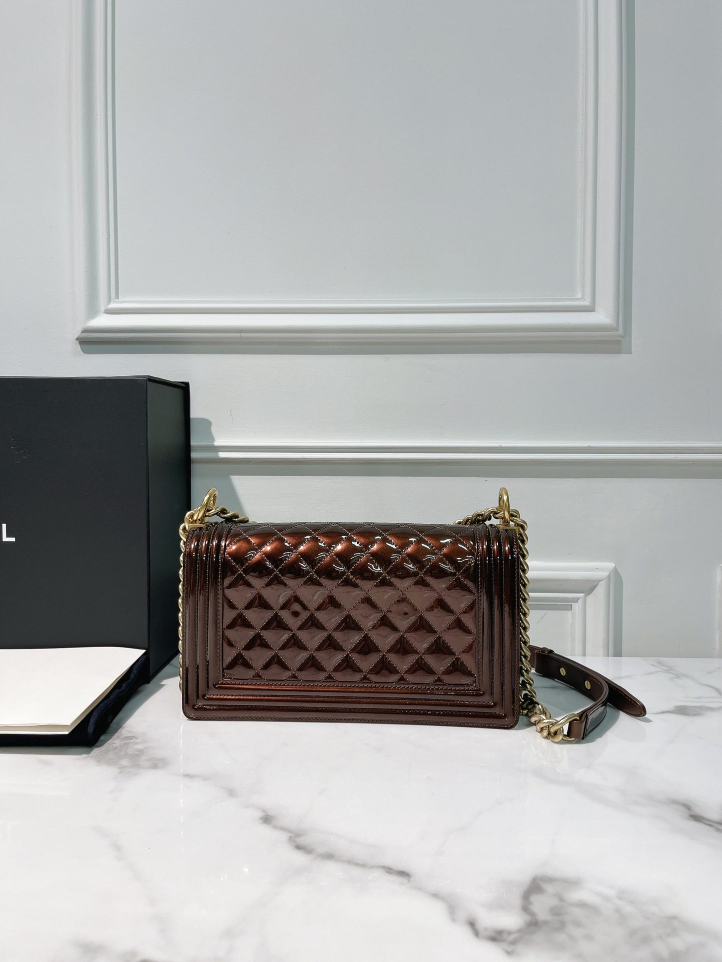 CHANEL MEDIUM BOY HANDBAG, Red/Gold