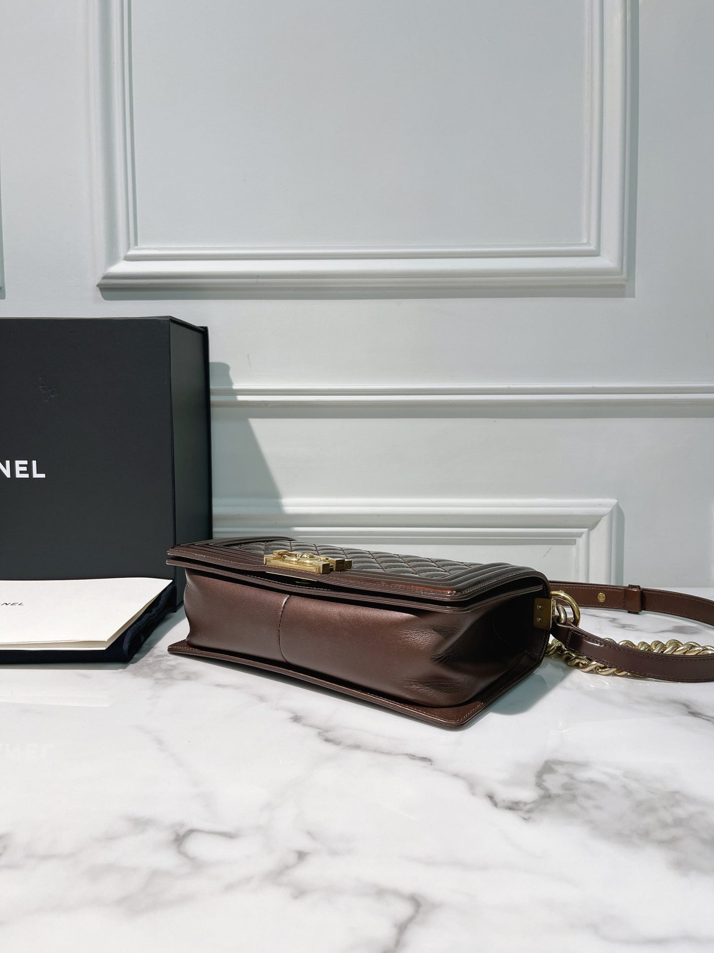 CHANEL MEDIUM BOY HANDBAG, Red/Gold