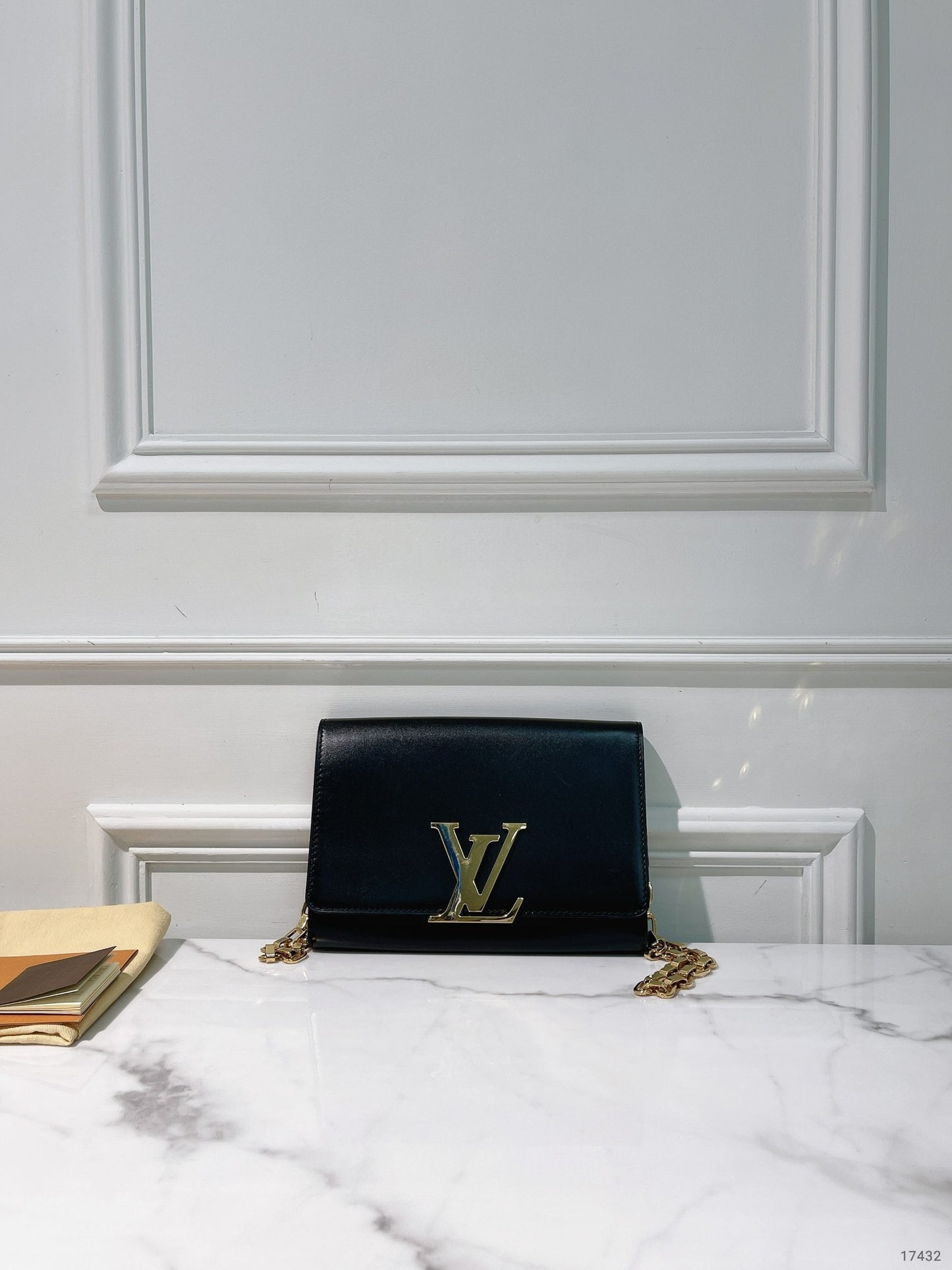 LV POCHETTE LOUISE GM, Black/Gold