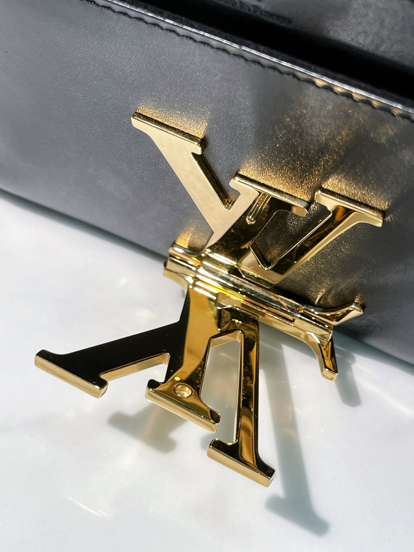 LV POCHETTE LOUISE GM, Black/Gold