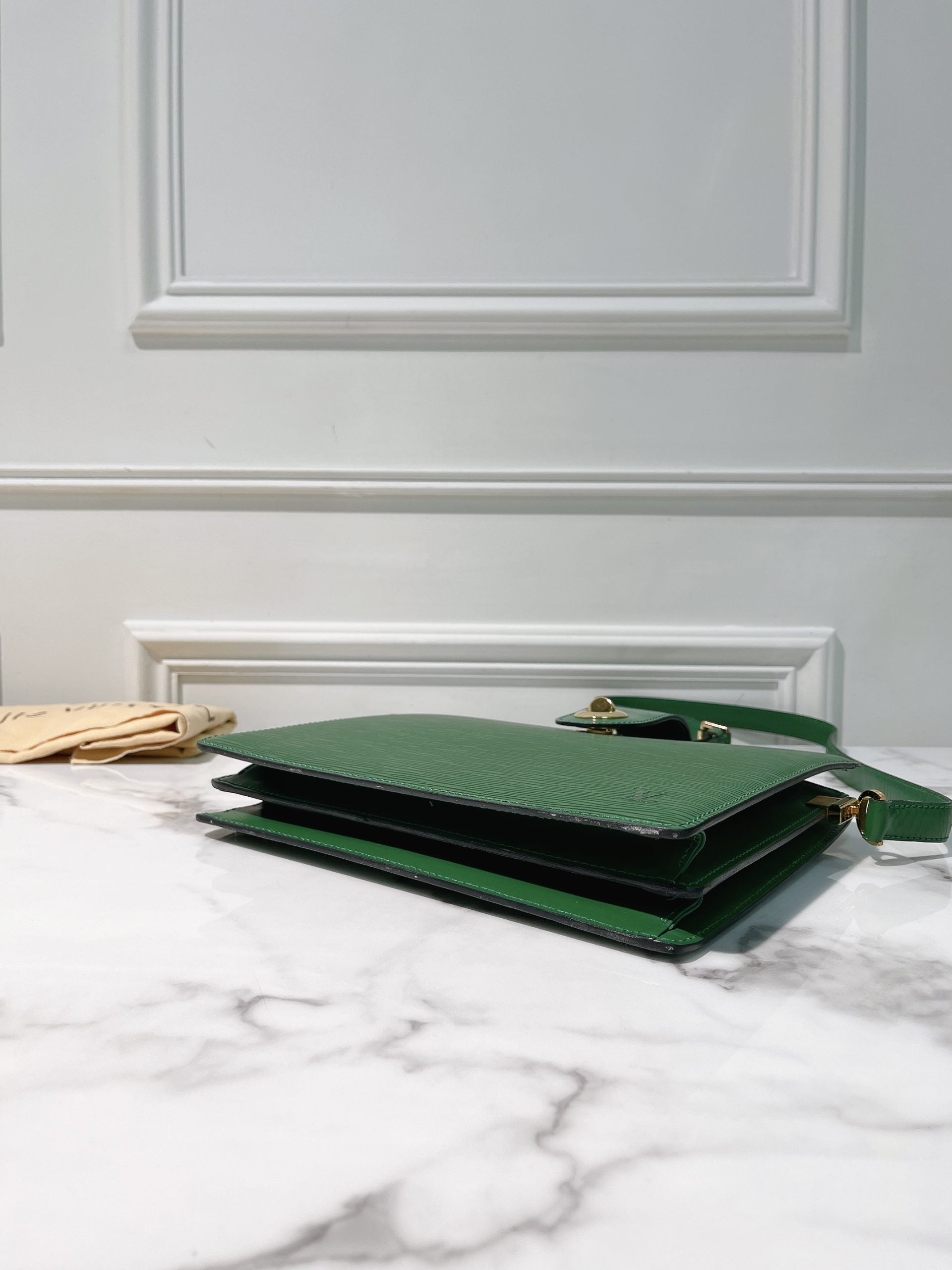 LV VINTAGE CAPUCINES SHOULDER BAG, Green/Gold