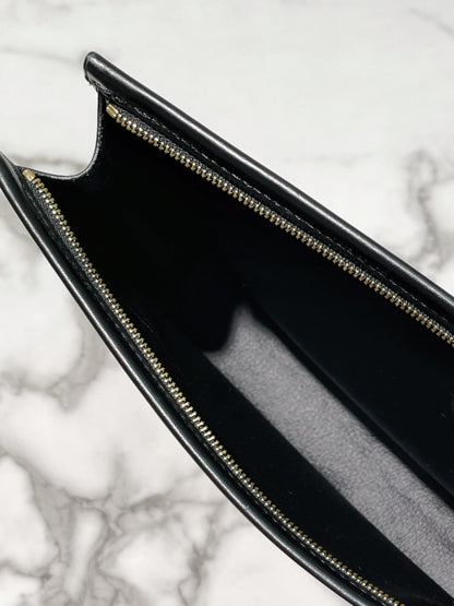 LV TOILETRY POUCH 26