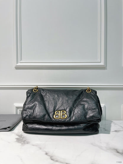 BALENCIAGA MEDIUM MONACO CHAIN BAG, Black/Gold