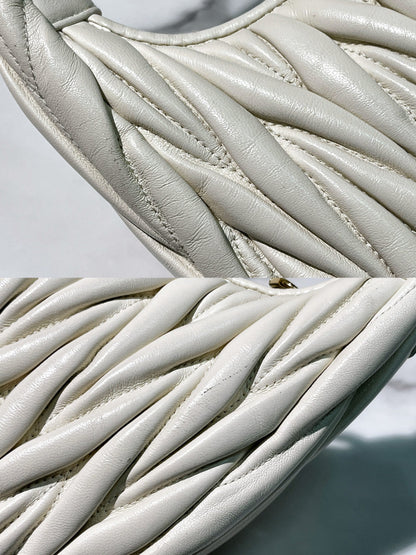 MIUMIU SMALL WANDER HOBO, White/Gold