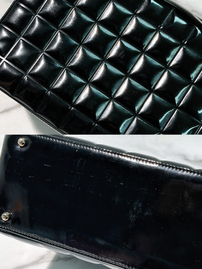 CHANEL VINTAGE CHOCOLATE BAR SHOULDER BAG, Black/Gold