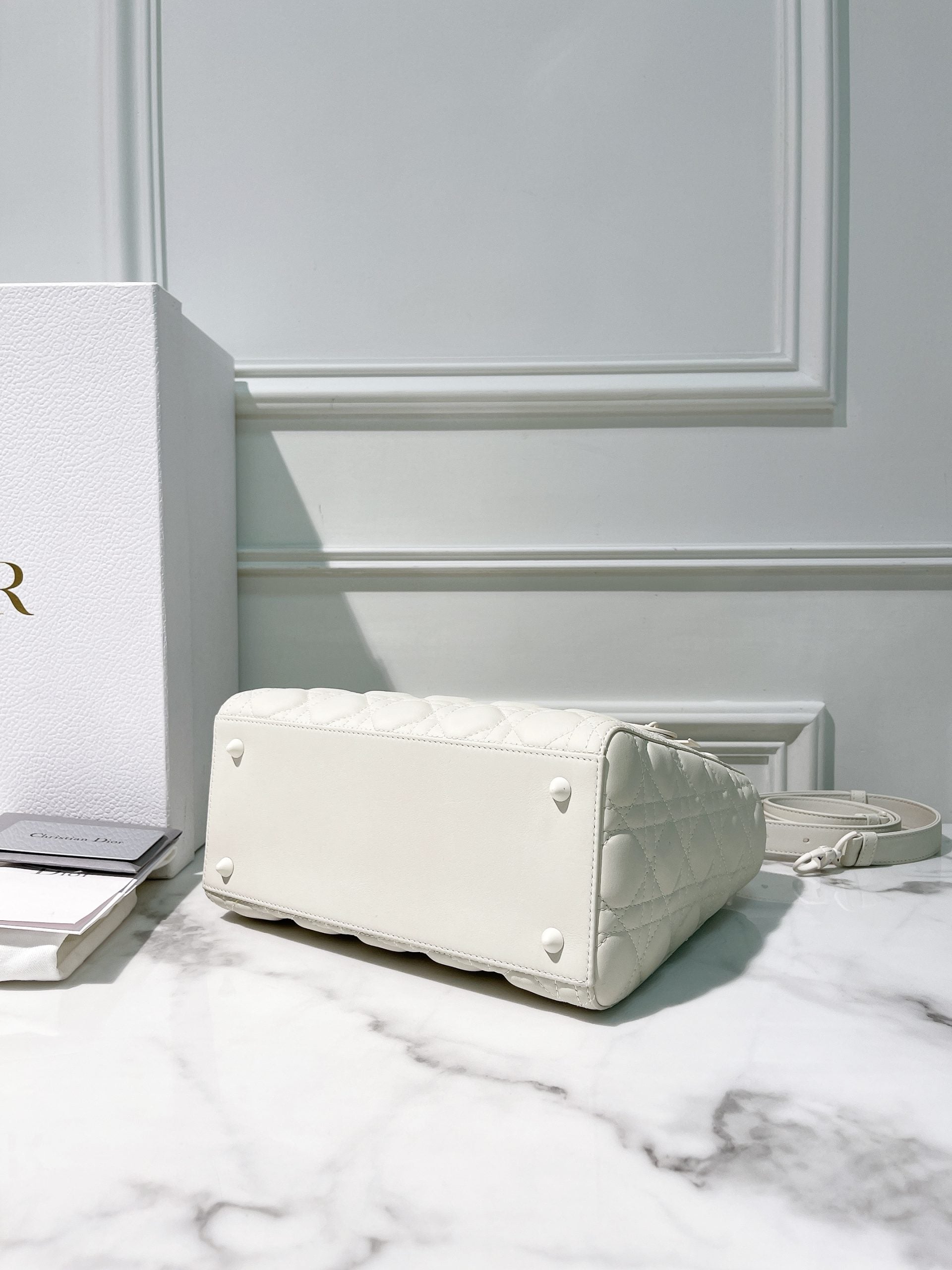 DIOR MEDIUM LADY DIOR BAG, So White