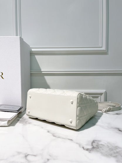 DIOR MEDIUM LADY DIOR BAG, So White
