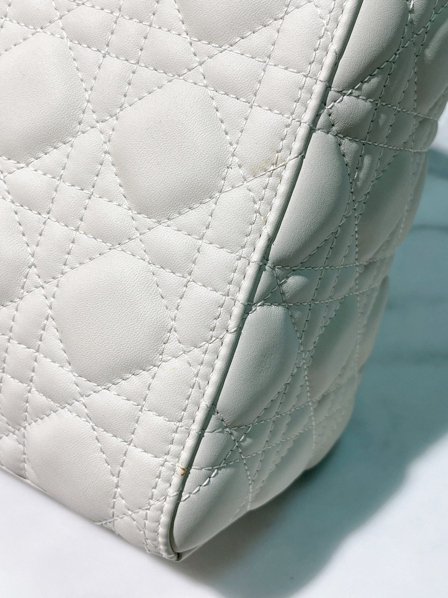 DIOR MEDIUM LADY DIOR BAG, So White