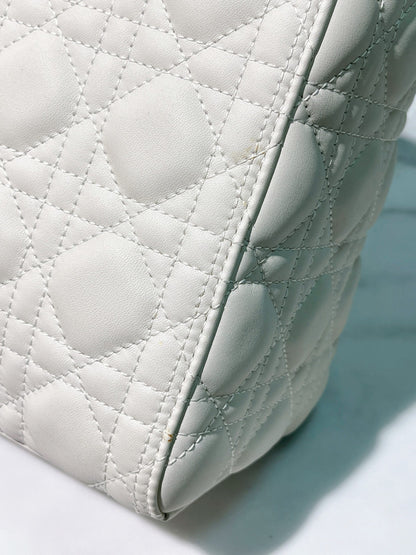 DIOR MEDIUM LADY DIOR BAG, So White