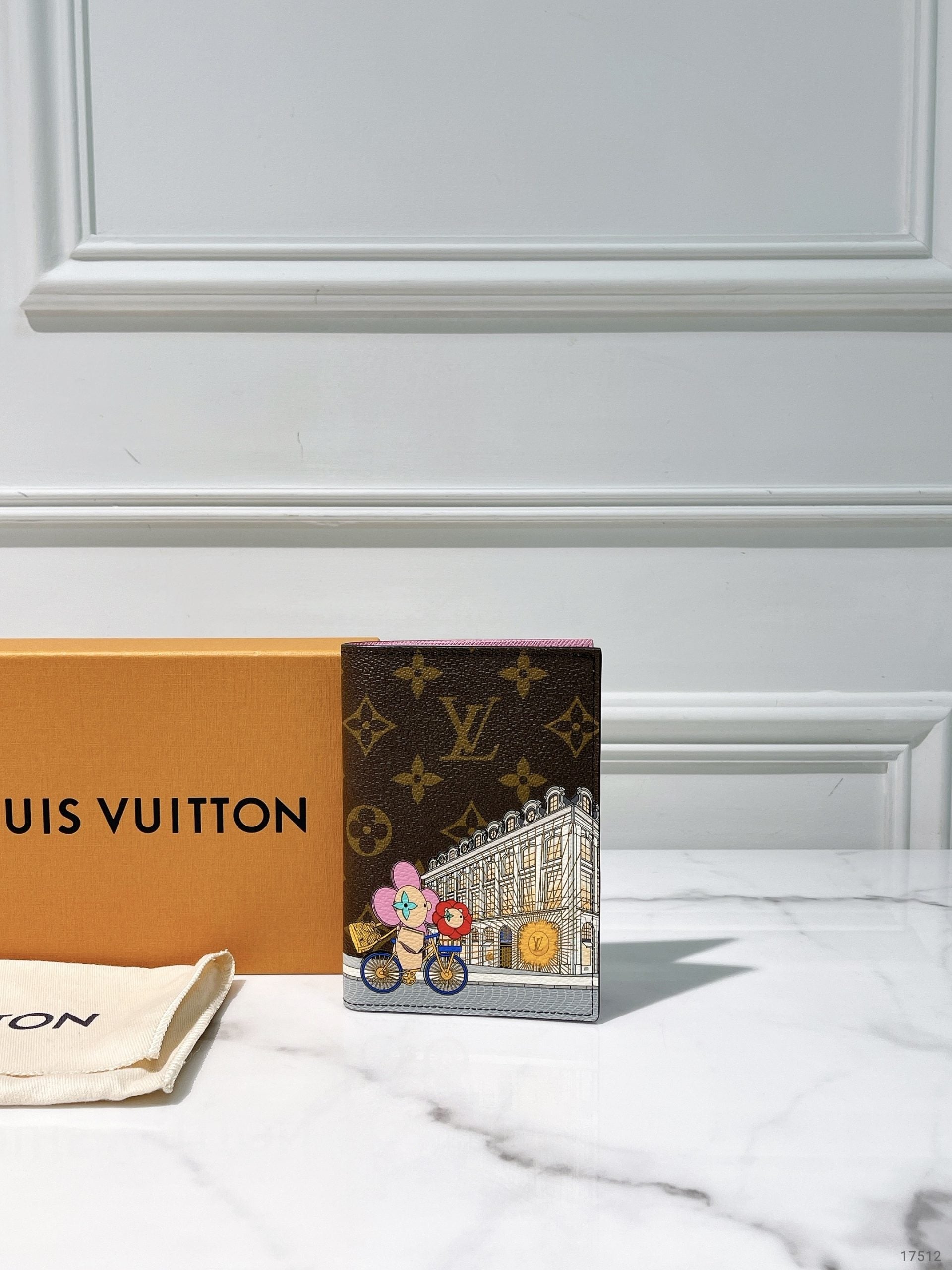 LV PASSPORT COVER, Monogram