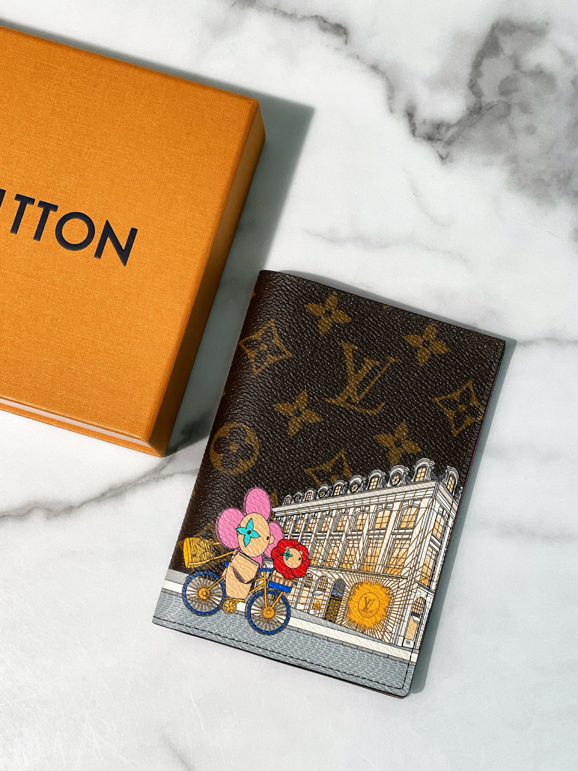 LV PASSPORT COVER, Monogram