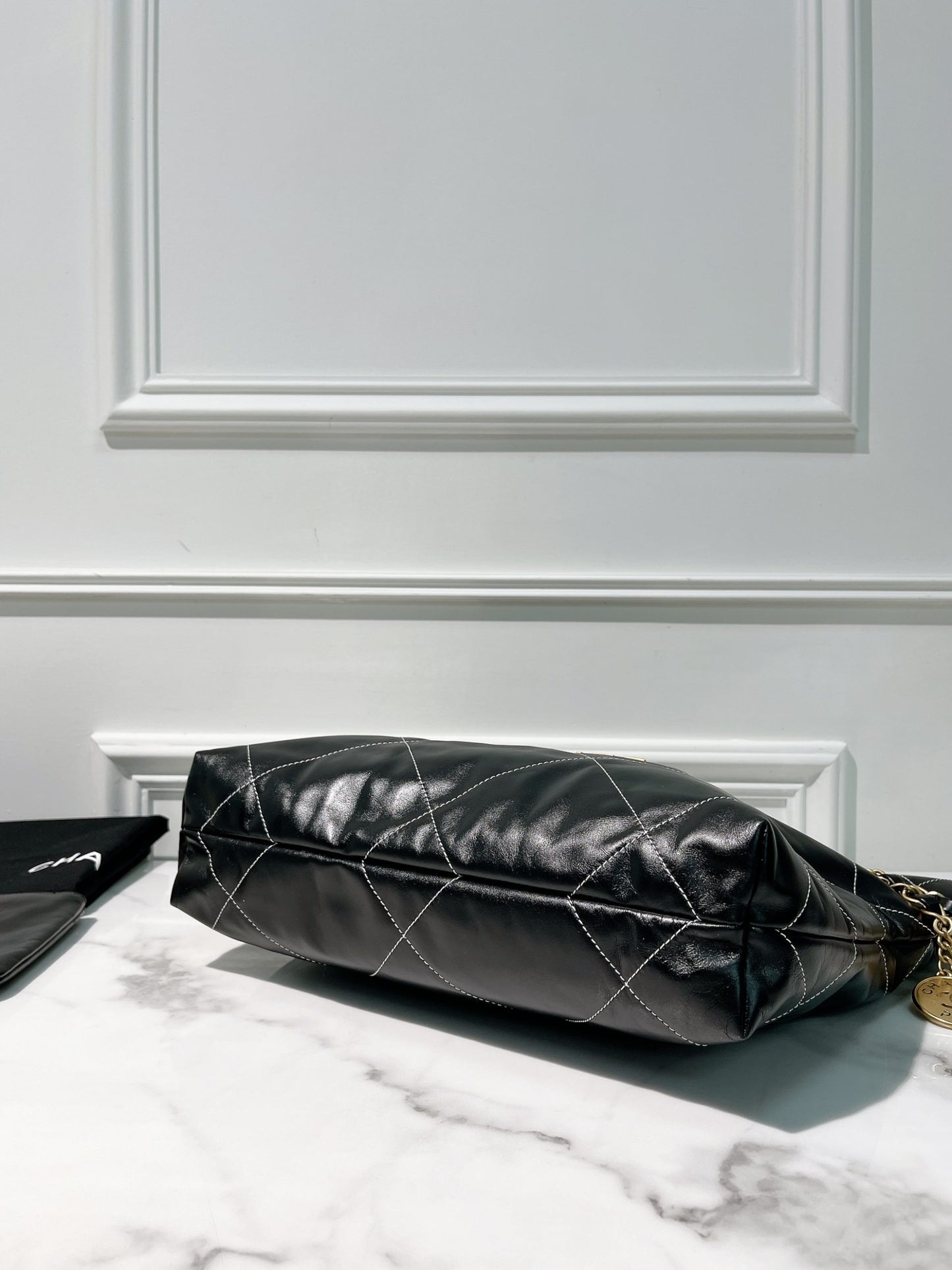 CHANEL SMALL 22 BAG, Black/Gold