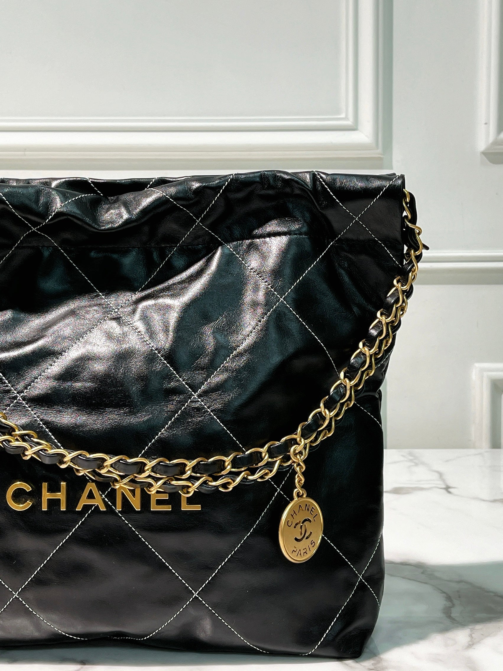 CHANEL SMALL 22 BAG, Black/Gold