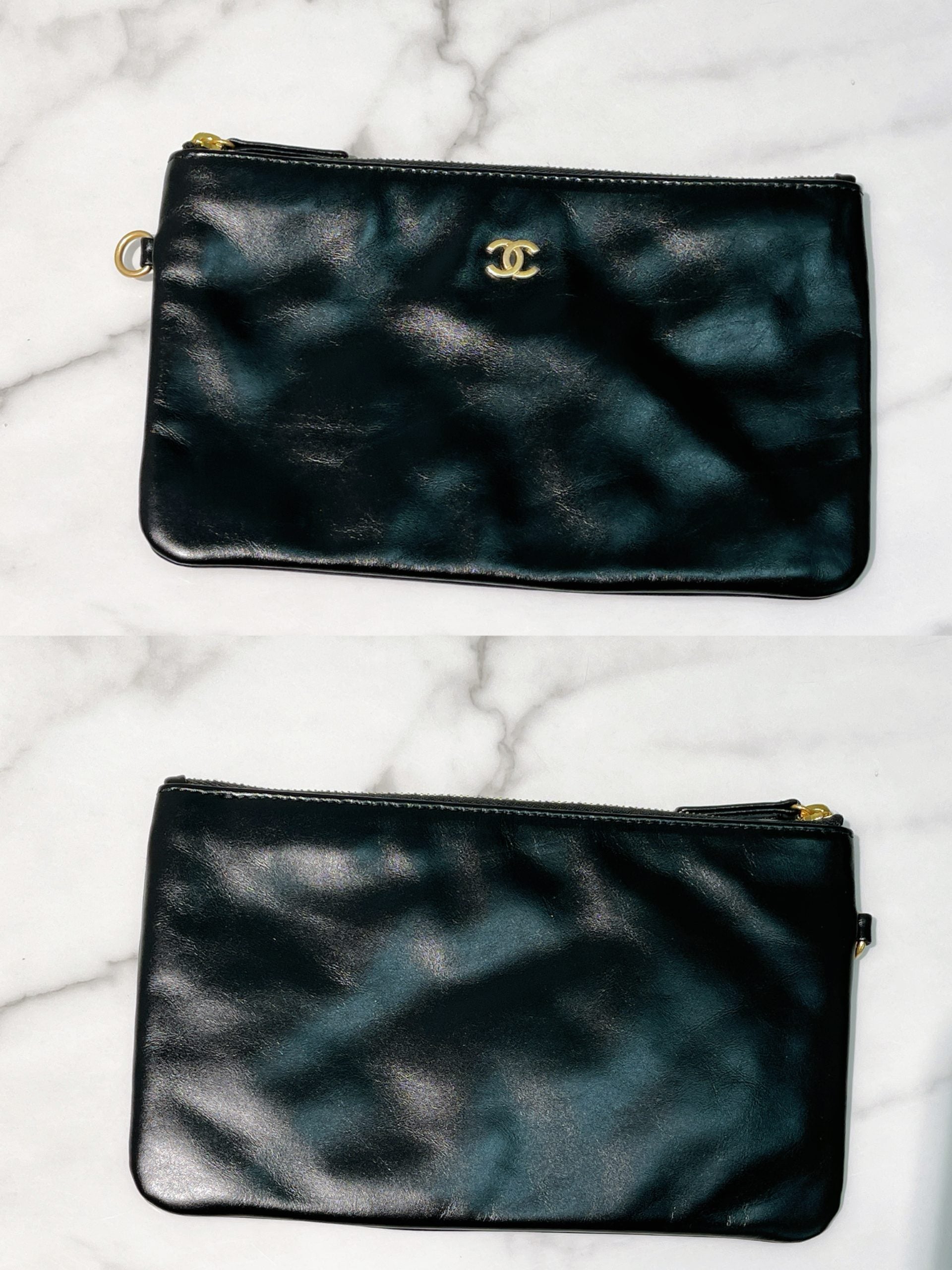 CHANEL SMALL 22 BAG, Black/Gold