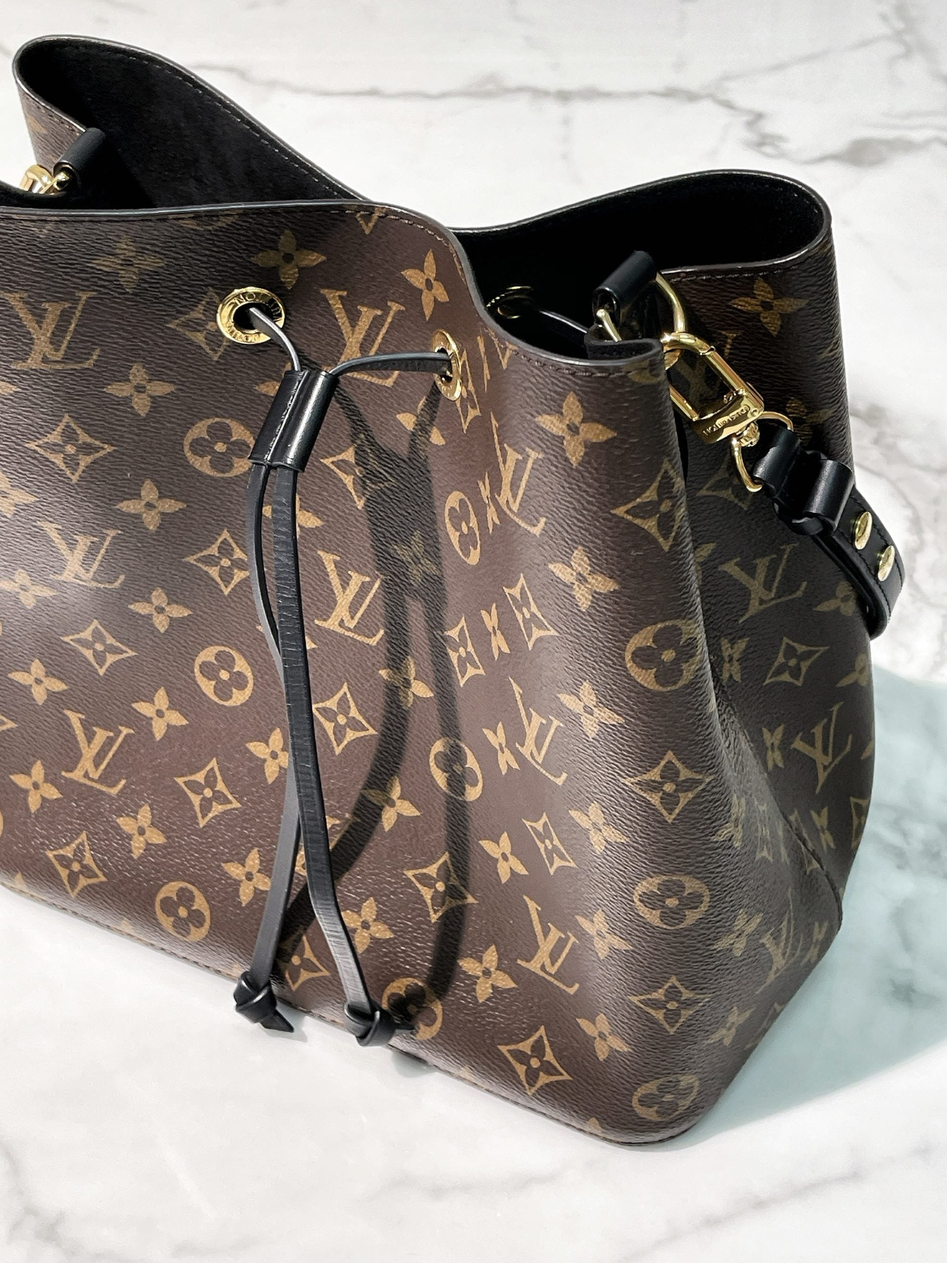LV NEONOE, Monogram